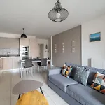 à Avec 2 Chambres, Parking Privé Et Proche Plages - Fr-1-319-16 *