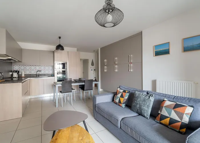 A Avec 2 Chambres, Parking Prive Et Proche Plages - Fr-1-319-16 *