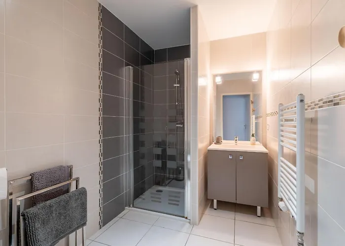 A Avec 2 Chambres, Parking Prive Et Proche Plages - Fr-1-319-16 Apartment
