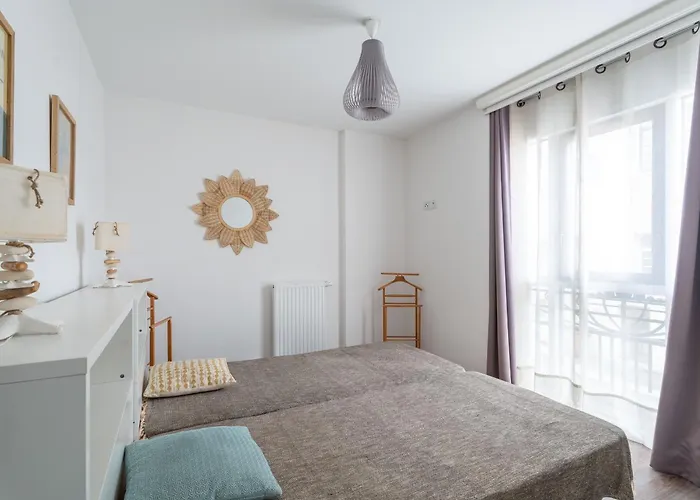 A Avec 2 Chambres, Parking Prive Et Proche Plages - Fr-1-319-16 *